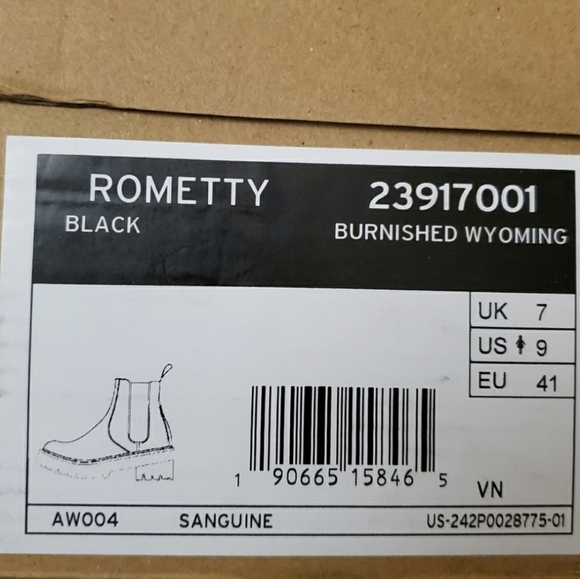 New Dr. Martens Rometty Chelsea Boots - Picture 7 of 7
